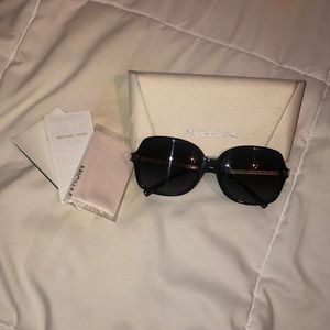 MK Adrianna II Sunglasses- Like New✨